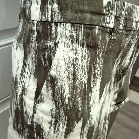 Gap Animal Print Cargo Shorts 3" Size 4 - Picture 3 of 5